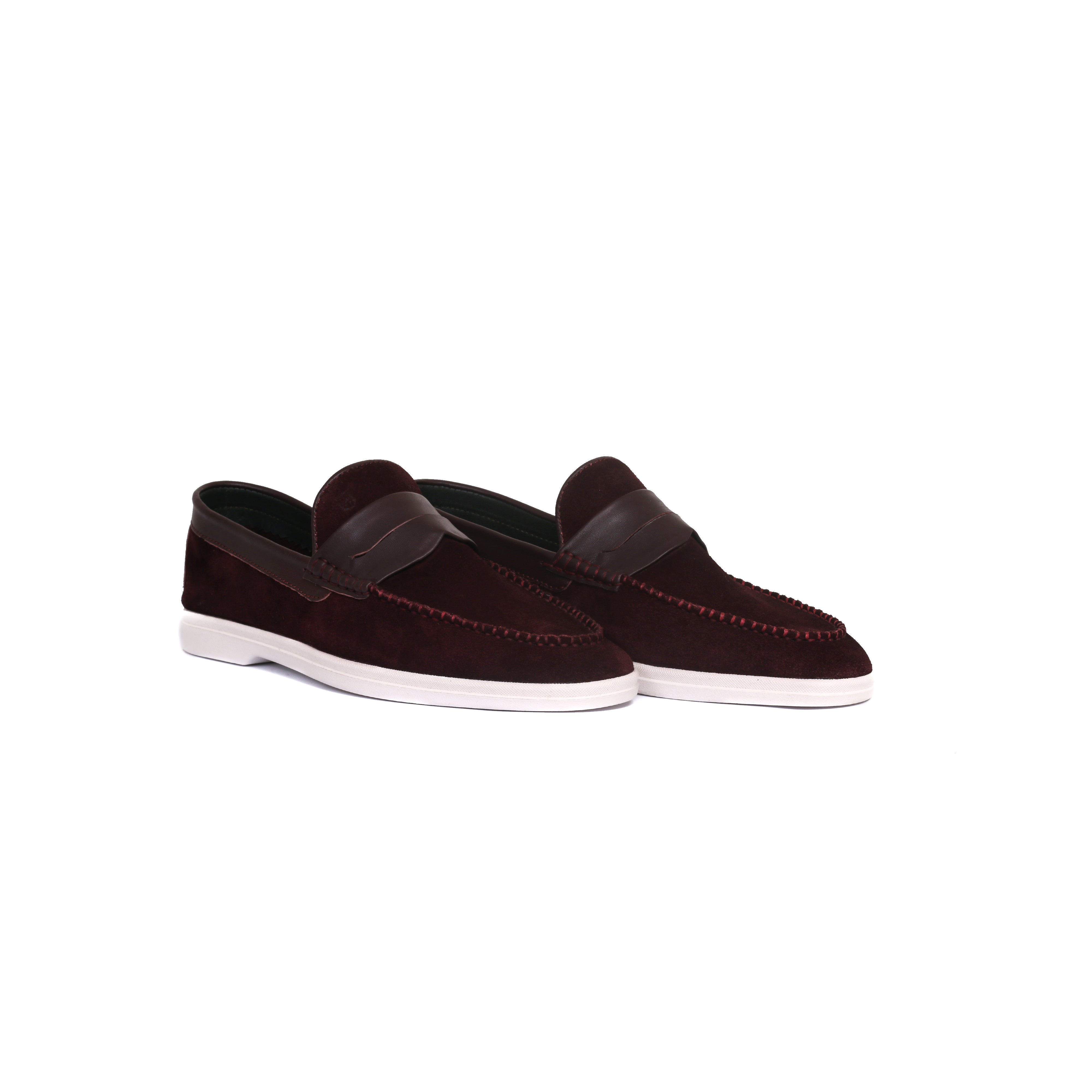 Handmade vs. Machine-Made Loafer Shoes – Which is Best in Pakistan?
